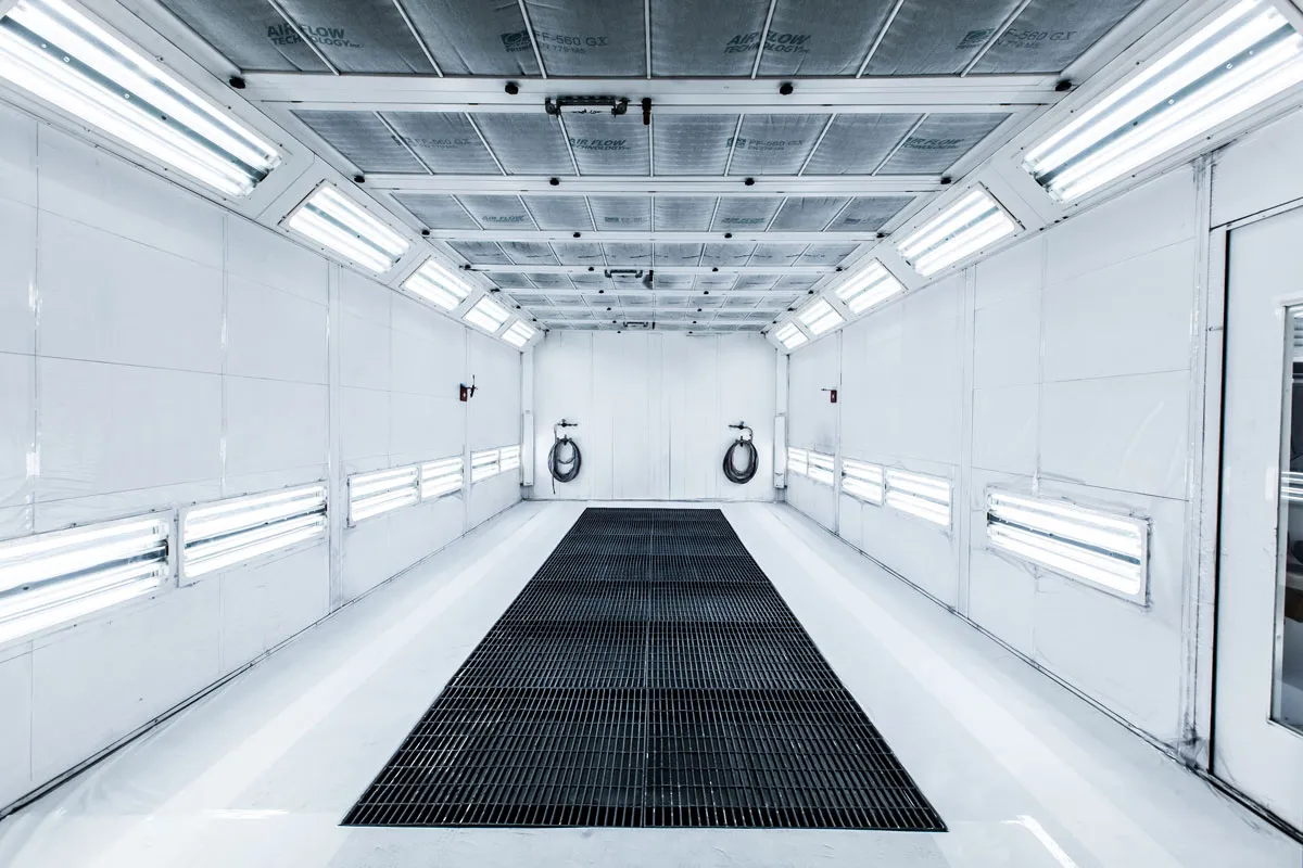 Downdraft spray booth